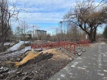 сходи, парк