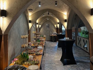 зала закладу