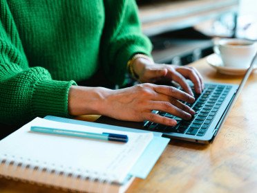 Луцькі митці отримали змогу навчатись у Львові. ноутбук