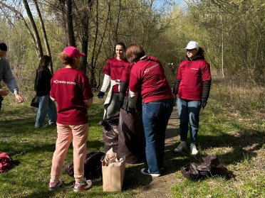 люди толока сміття