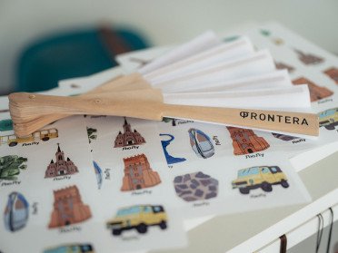 Літературна платформа «Фронтера» запустила у Луцьку великий збір. стікерпак