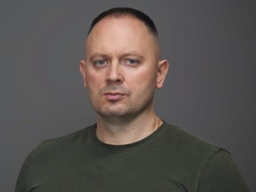 портрет командира бригади
