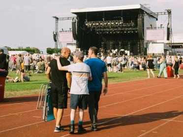 люди на фестивалі