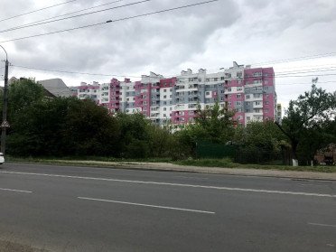ділянка біля дороги