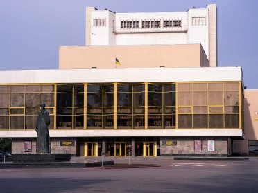 У луцькому драмтеатрі зробили ремонт і заінтригували прем’єрою від нового режисера