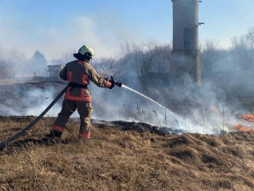 рятувальник пожежа сухостій