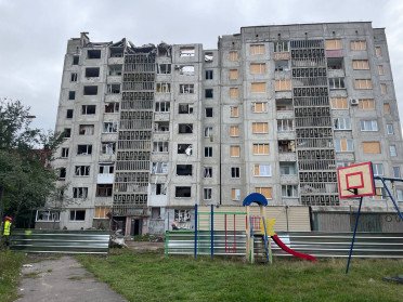 пошкоджений будинок