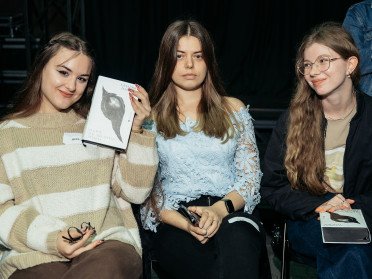 учасники книжкового клубу