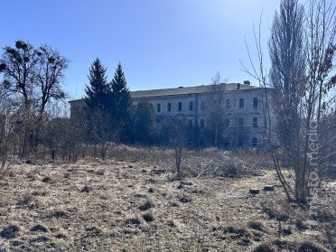 Територія на Володимирській, 1.