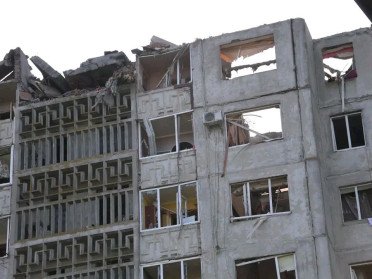 Пошкоджений внаслідок російської атаки будинок.
