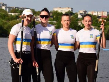 веслувальниці