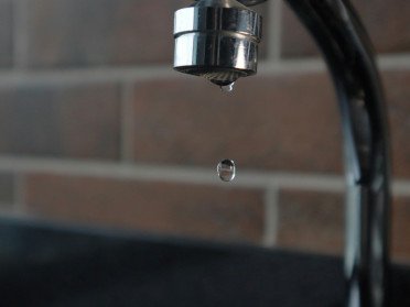 кран з водою