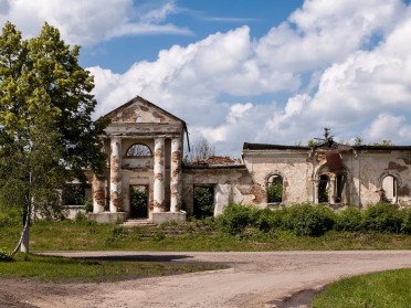 Палац Порчинських в Урвенні.