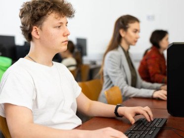 підлітки екзамен НМТ