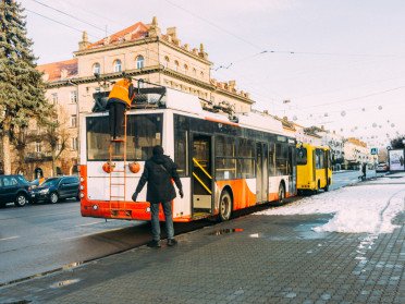 тролейбус луцьк люди