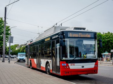 тролейбус контактна мережа