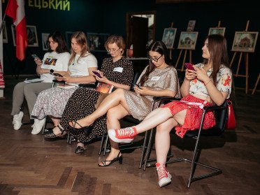 резиденти книжкового клубу