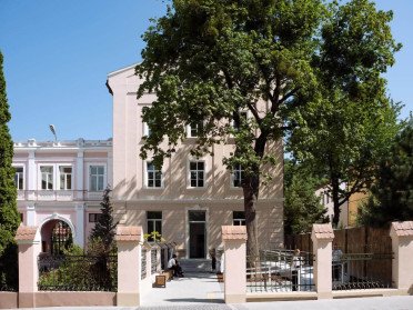 фасад будівлі