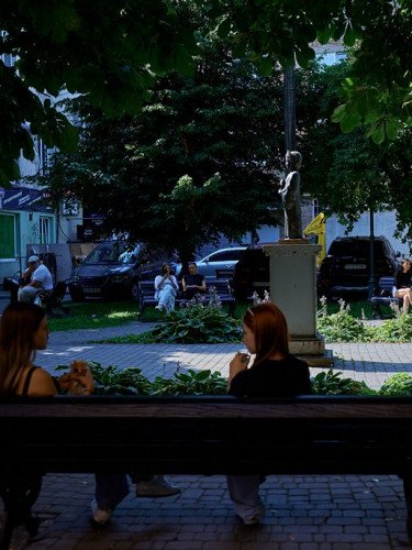 52°C на лавці. Ми взяли термометри і поекспериментували в Луцьку