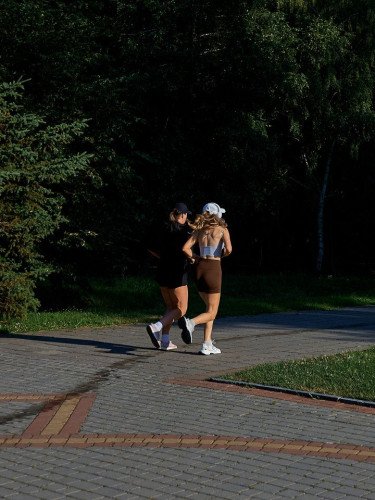 У Луцьку анонсували безплатний забіг для дорослих і дітей. бігуни