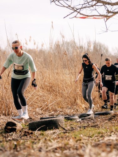 забіг люди спорт