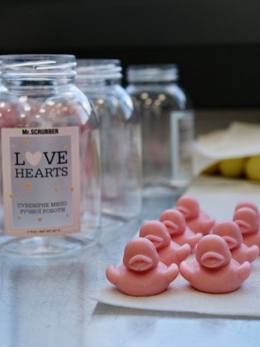 Мило у вигляді рожевих качечок