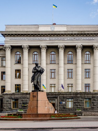 будівля університету