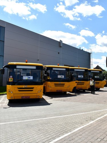 шкільні автобуси