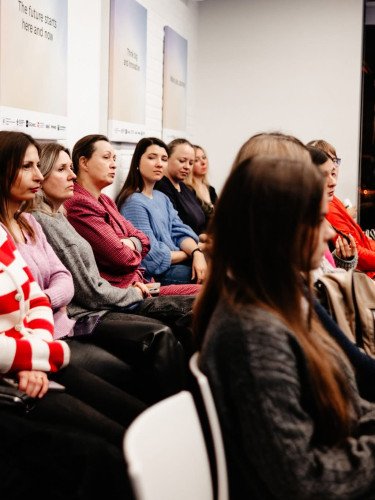 жінки учасниці подія