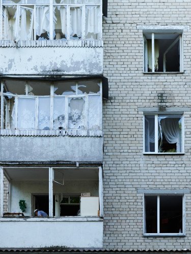 будинок атака вікна