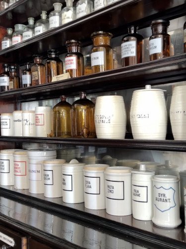 керамічний посуд для ліків