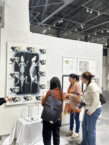 люди в музеї