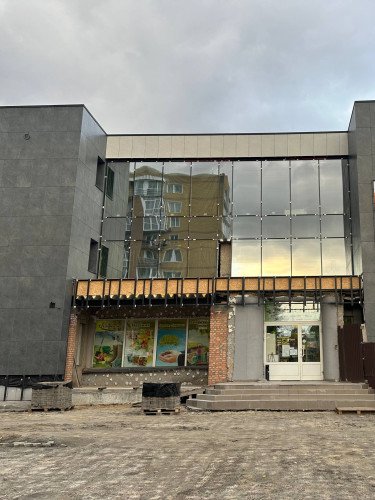 будівництво бізнес-простір