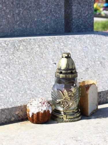 лампадка паска кладовище
