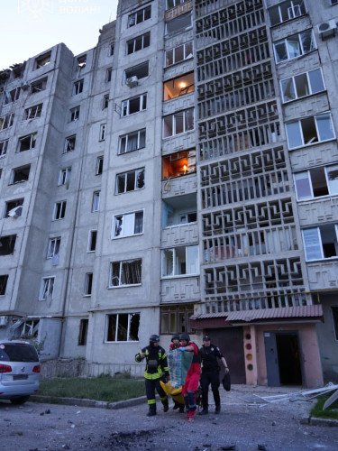 пошкоджена багатоповерхівка у Луцьку