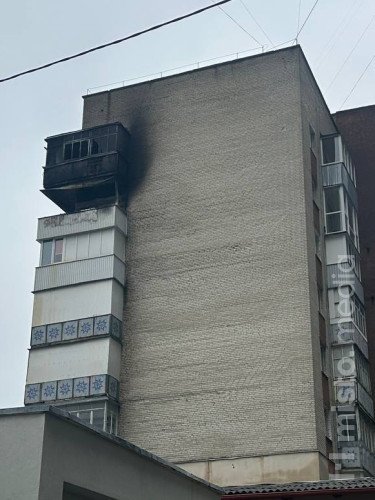 Пошкоджений балкон квартири