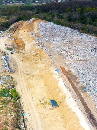 сміттєвий полігон