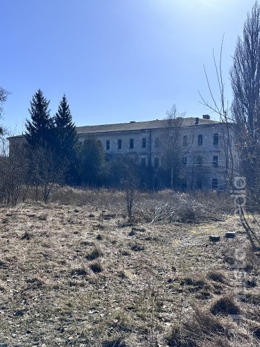 Територія на Володимирській, 1.