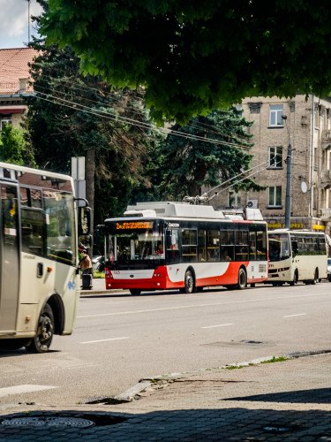 Тролейбуси без електрики в Луцьку їдуть ще 5 км, але не всі