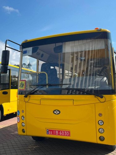 шкільні автобуси