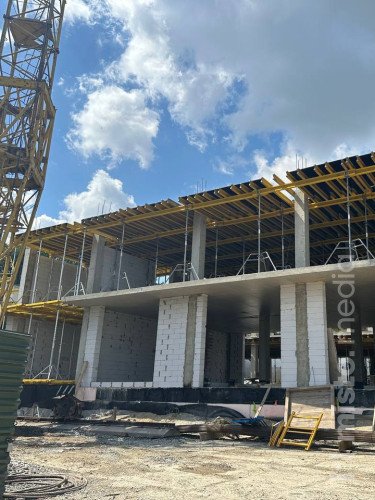 будівництво підйомний кран