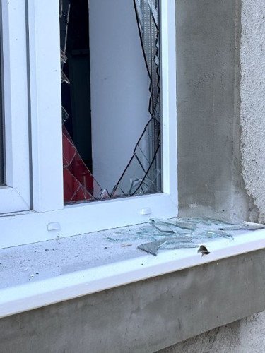 розбите вікно