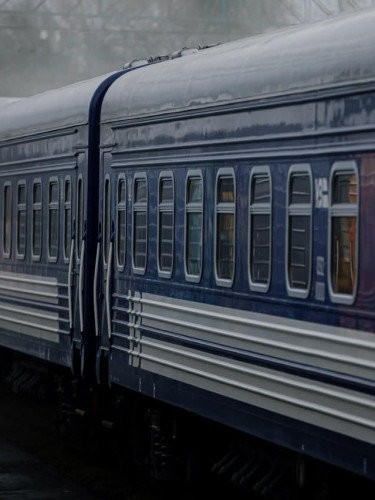 поїзд