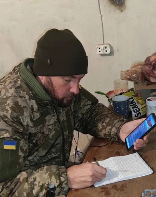Юрій Моклиця — чинний військовий (ліворуч). Роман Бондарук — чинний депутат. Фото: insider-media.net і фейсбук Юрія Моклиці. 