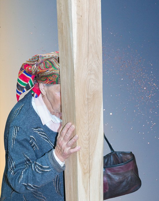Олена Субач. Серія «Бабусі на межі Раю» (2017—2018). Джерело: secondaryarchive.org