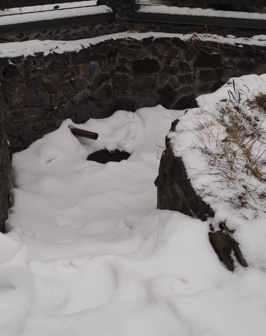 Джерело у самому селі, звідки беруть активно воду. 
