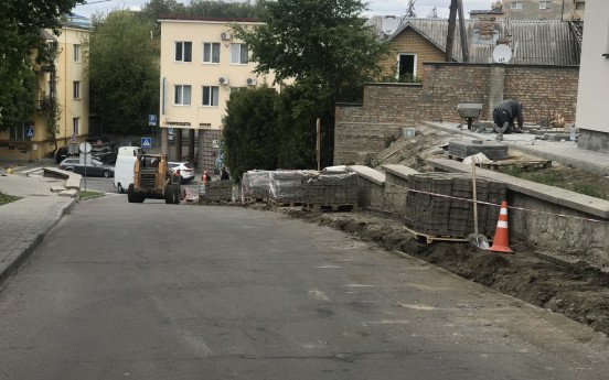 Ремонт на вул. П’ятницька Гірка. Фото: Юлія Малєєва.