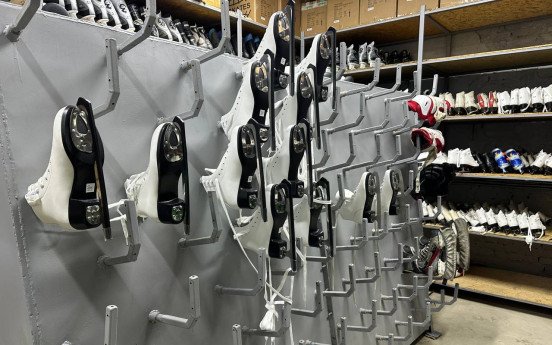 Ковзани у приміщенні «Снігової королеви»