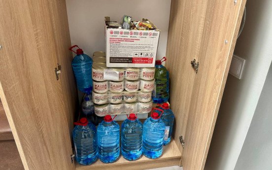 Стаціонарний пункт незламності у Головному управлінні Нацполіції у Волинській області. Джерело фото: Ольга Бузулук. 