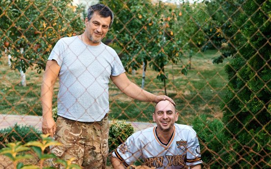 Володимир, Андрій, пес (відкрити фото повністю), Микола. З ними нарешті знайшли. Здається.